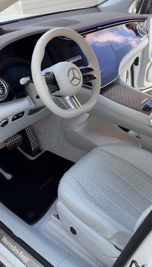 Mercedes EQS salona detailings — PĒC